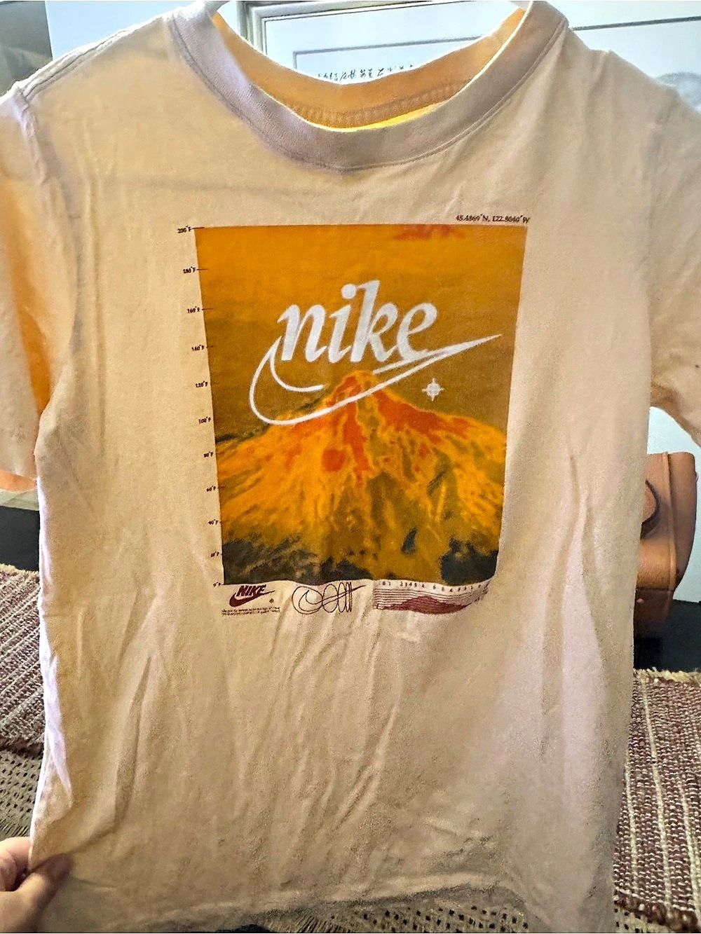 Nike The Nike Tee Graphic Short Sleeve Tee in Yellow